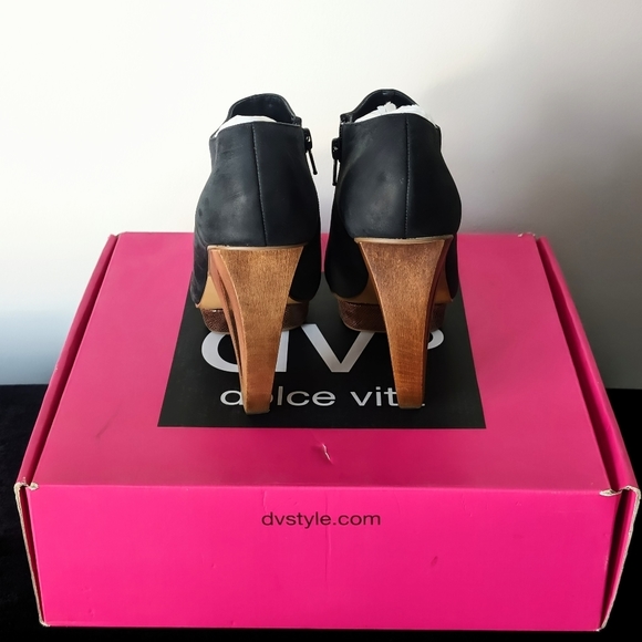 Dolce Vita Keena Unique 4.5" Heel Leather Ankle Boots With Zipper - Picture 6 of 11